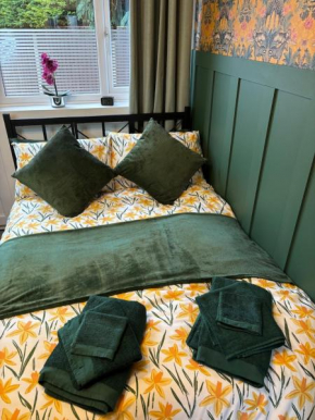 Cosy Studio Near Park and Town